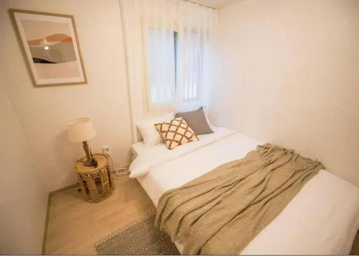5,near Hongdae, Quiet Area, 2nd Floor, 1min Sangsu Stn アパート